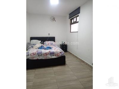 Casa de 5 alcobas en venta en Calasanz, Medellín, 220 m² · foto 13 de 18