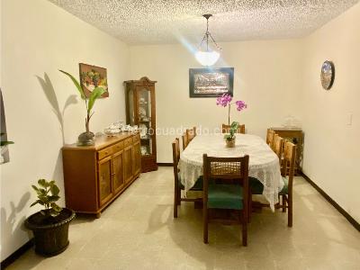 Casa de 5 alcobas en venta en Belen Malibu, Medellín, 220 m² · foto 4 de 20