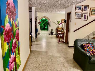 Casa de 5 alcobas en venta en Belen Malibu, Medellín, 220 m² · foto 9 de 20