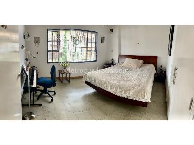 Casa de 5 alcobas en venta en Belen Malibu, Medellín, 220 m² · foto 10 de 20