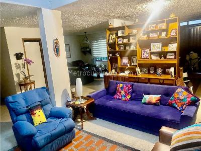 Casa de 5 alcobas en venta en Belen Malibu, Medellín, 220 m² · foto 19 de 20
