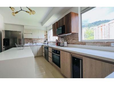 Apartamento de 5 alcobas en venta en Señorial, Envigado, 330 m² · foto 2 de 19