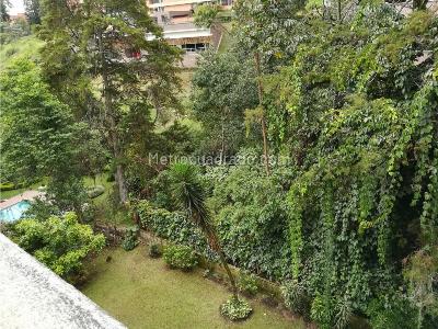 Apartamento en venta en El Poblado, Medellín · foto 2 de 17