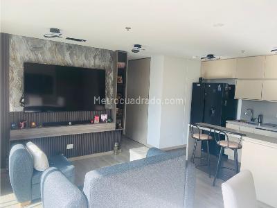 Apartamento de 2 alcobas en venta en El Poblado, Medellín, 79 m² · foto 2 de 9