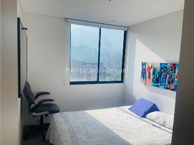 Apartamento de 2 alcobas en venta en El Poblado, Medellín, 79 m² · foto 3 de 9