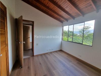 Casa de 4 alcobas en venta en Envigado, Envigado, 154 m² · foto 9 de 9