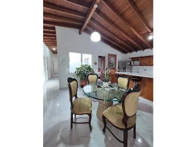 Casa de 5 alcobas en venta en Laureles, Medellín, 212 m² · foto 5 de 20
