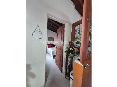 Casa de 5 alcobas en venta en Laureles, Medellín, 212 m² · foto 11 de 20