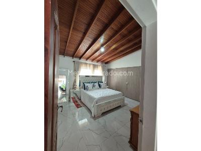 Casa de 5 alcobas en venta en Laureles, Medellín, 212 m² · foto 13 de 20