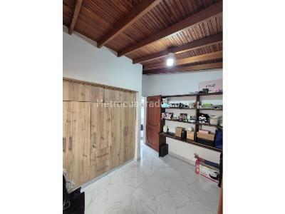 Casa de 5 alcobas en venta en Laureles, Medellín, 212 m² · foto 15 de 20