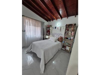 Casa de 5 alcobas en venta en Laureles, Medellín, 212 m² · foto 19 de 20