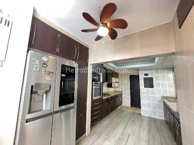 Apartamento de 5 alcobas en venta en Estadio, Medellín, 440 m² · foto 16 de 19