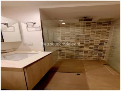 Apartamento de 1 alcoba en venta en Los Bernal, Medellín, 57 m² · foto 10 de 12