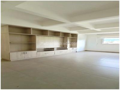 Apartamento de 1 alcoba en venta en Los Bernal, Medellín, 57 m² · foto 11 de 12