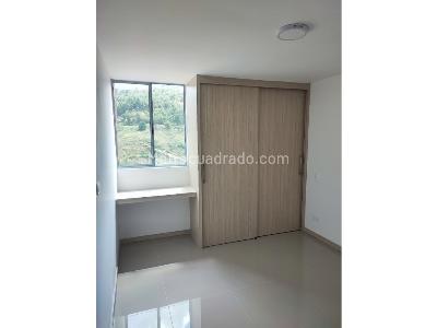Apartamento de 3 alcobas en venta en Cabañas, Bello, 56 m² · foto 10 de 16