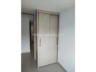 Apartamento de 3 alcobas en venta en Cabañas, Bello, 56 m² · foto 12 de 16