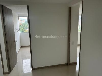 Apartamento de 3 alcobas en venta en San German, Medellín, 78 m² · foto 4 de 9