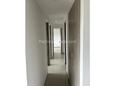 Apartamento de 3 alcobas en venta en San German, Medellín, 78 m² · foto 5 de 9