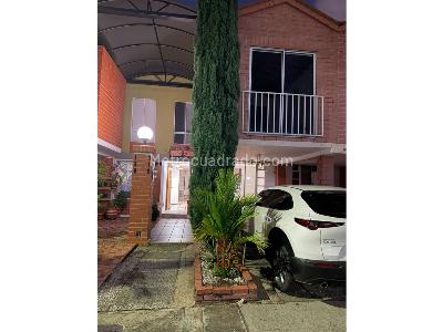 Casa de 3 alcobas en venta en La Mota, Medellín, 334 m² · foto 6 de 17