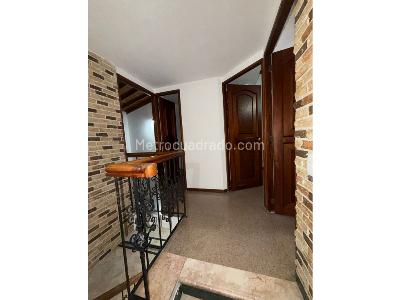 Casa de 3 alcobas en venta en La Mota, Medellín, 334 m² · foto 10 de 17