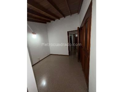 Casa de 3 alcobas en venta en La Mota, Medellín, 334 m² · foto 11 de 17