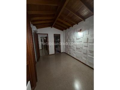 Casa de 3 alcobas en venta en La Mota, Medellín, 334 m² · foto 14 de 17