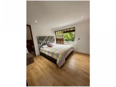 Casa de 4 alcobas en venta en El Escobero, Envigado, 450 m² · foto 19 de 20