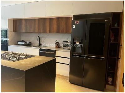 Casa de 3 alcobas en venta en La Calleja, Envigado, 204 m² · foto 2 de 20