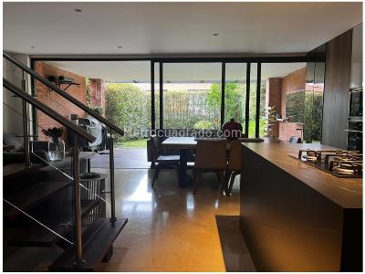 Casa de 3 alcobas en venta en La Calleja, Envigado, 204 m² · foto 8 de 20