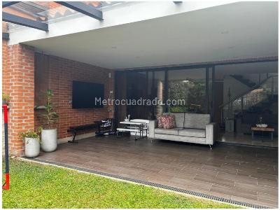 Casa de 3 alcobas en venta en La Calleja, Envigado, 204 m² · foto 11 de 20