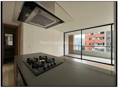 Apartamento en venta en Los Colores, Medellín · foto 2 de 19