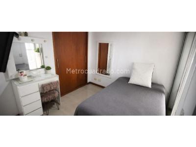 Apartamento de 2 alcobas en venta en La Castellana, Medellín, 67 m² · foto 4 de 6