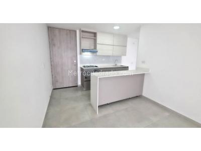 Apartamento de 3 alcobas en venta en Las Lomitas, Sabaneta, 84 m² · foto 2 de 17