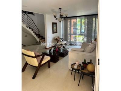 Casa de 4 alcobas en venta en Benedictinos, Envigado, 390 m² · foto 4 de 20