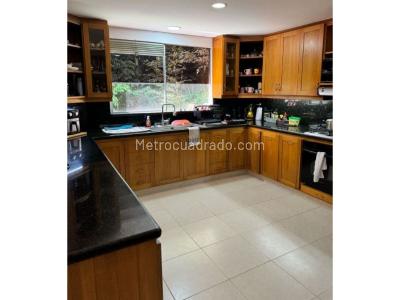 Casa de 4 alcobas en venta en Benedictinos, Envigado, 390 m² · foto 7 de 20