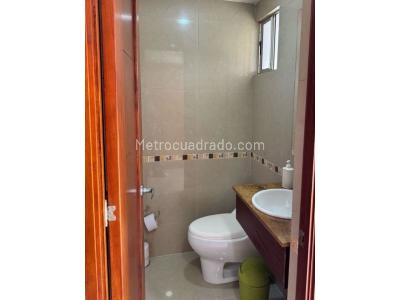 Casa de 4 alcobas en venta en Benedictinos, Envigado, 390 m² · foto 9 de 20