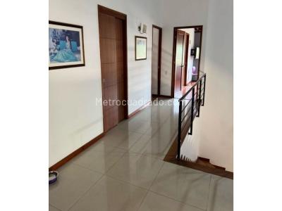 Casa de 4 alcobas en venta en Benedictinos, Envigado, 390 m² · foto 17 de 20