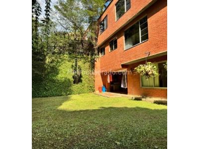 Casa de 4 alcobas en venta en Benedictinos, Envigado, 390 m² · foto 19 de 20