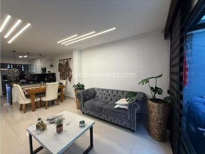 Casa de 3 alcobas en venta en Camino Verde, Envigado, 138 m² · foto 18 de 20