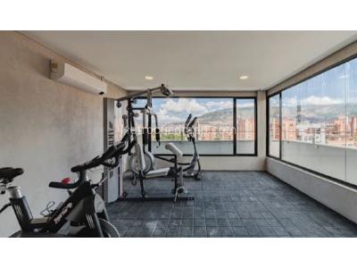 Apartamento de 1 alcoba en venta en Laureles, Medellín, 37 m² · foto 3 de 12