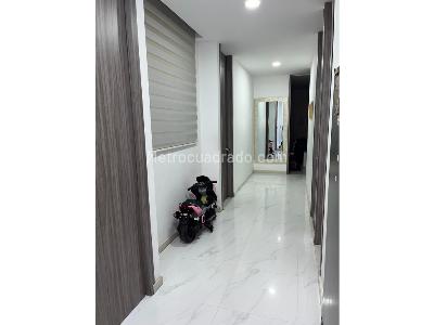 Apartamento de 3 alcobas en venta en Cristo Rey, Medellín, 83 m² · foto 11 de 17