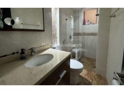 Apartamento de 3 alcobas en venta en El Poblado, Medellín, 97 m² · foto 9 de 12
