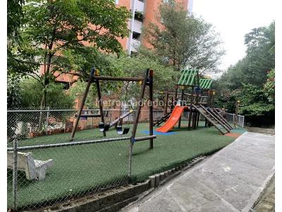 Apartamento de 3 alcobas en venta en Laureles, Medellín, 118 m² · foto 15 de 16