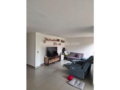 Apartamento de 3 alcobas en venta en El Poblado, Medellín, 145 m² · foto 4 de 7