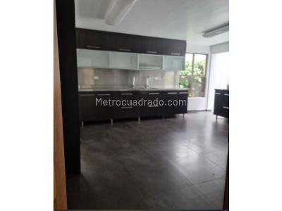 Casa de 3 alcobas en venta en Transversal Intermedia, Envigado, 320 m² · foto 3 de 20