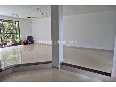 Casa de 3 alcobas en venta en Transversal Intermedia, Envigado, 320 m² · foto 4 de 20