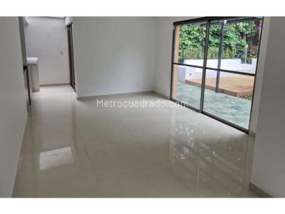 Casa de 3 alcobas en venta en Transversal Intermedia, Envigado, 320 m² · foto 18 de 20