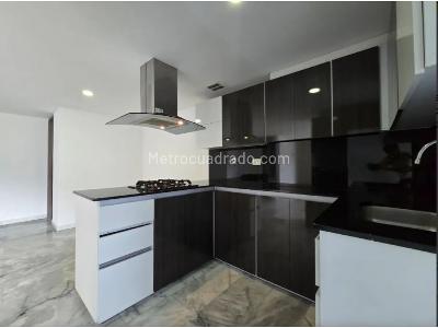 Apartamento de 3 alcobas en venta en Conquistadores, Medellín, 107 m² · foto 4 de 18