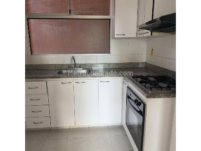 Apartamento de 3 alcobas en venta en El Poblado, Medellín, 96 m² · foto 3 de 15