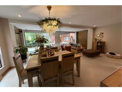 Casa de 3 alcobas en venta en Benedictinos, Envigado, 217 m² · foto 2 de 20